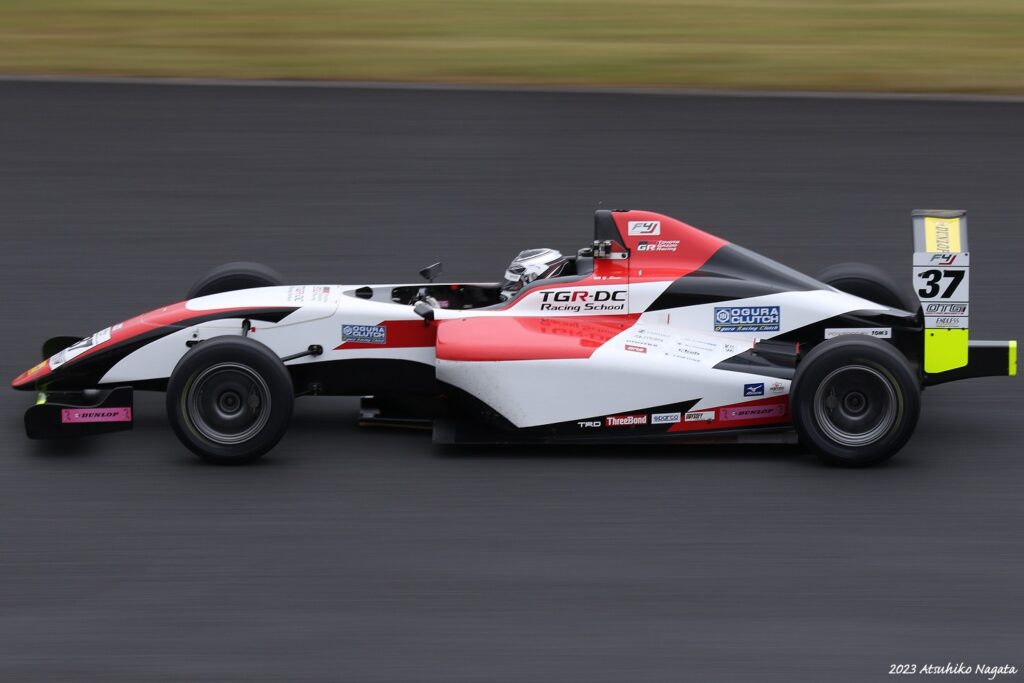 FIA-F4 #37 TGR-DC RS フィールド F4 佐野雄城さん